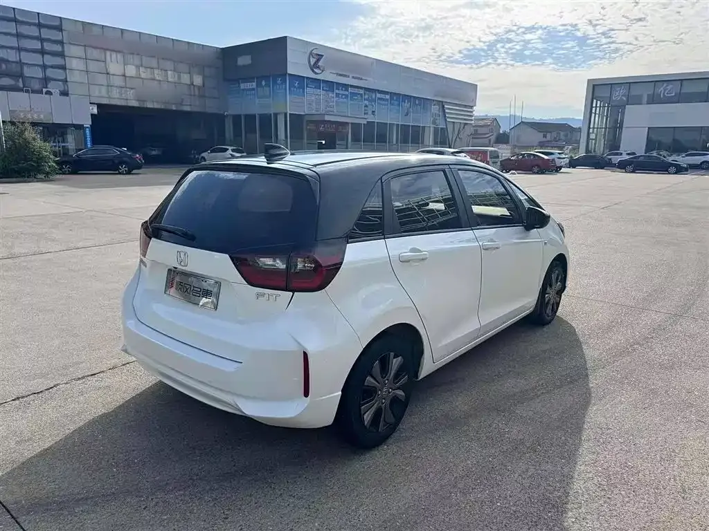 Honda Fit — фото 7