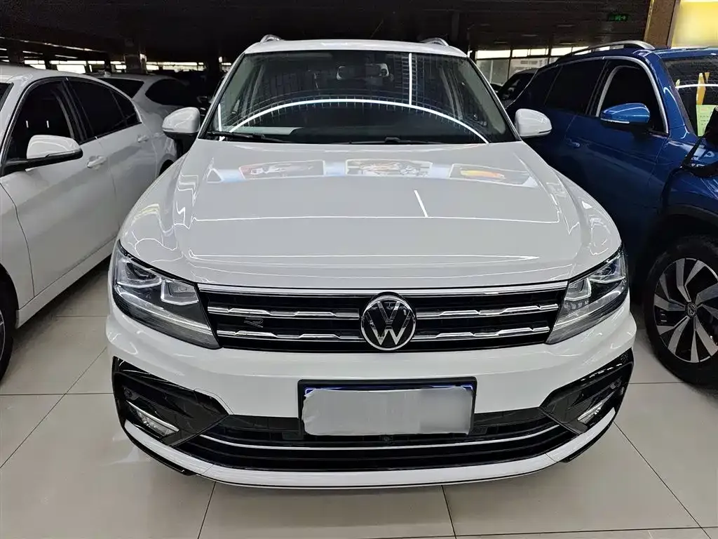 Volkswagen Tiguan L — фото 3