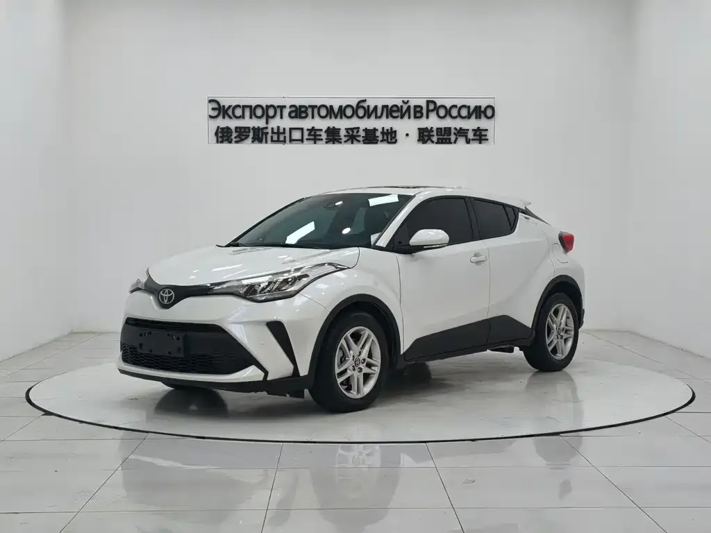 Toyota C-HR — фото 1