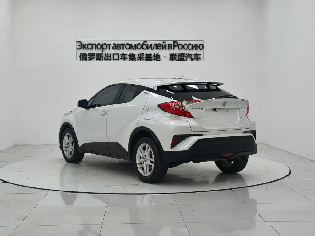 Toyota C-HR — фото 4
