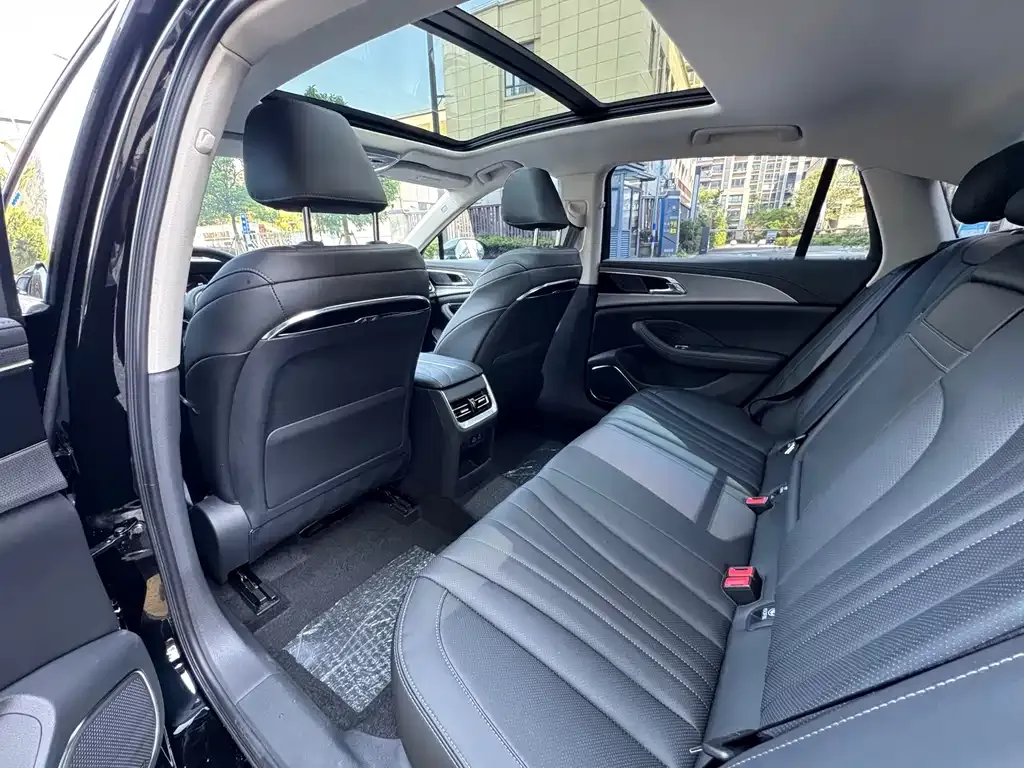 Hongqi H5 — фото 10
