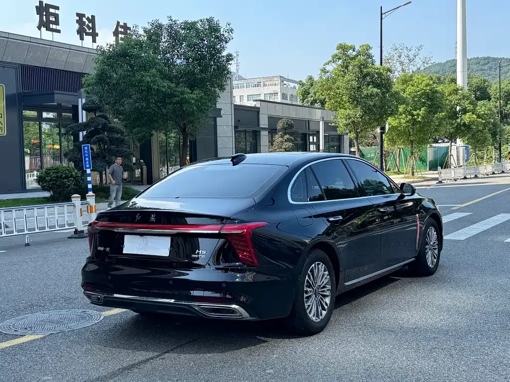 Hongqi H5 — фото 4