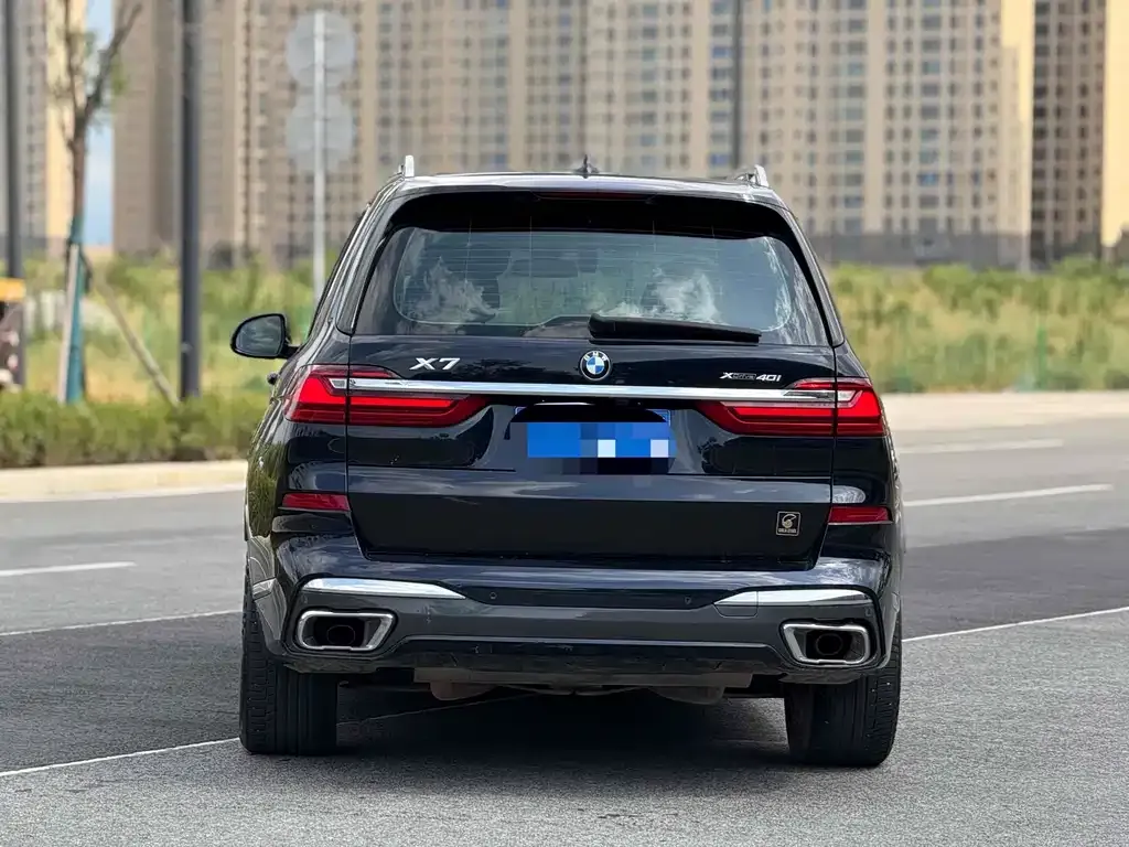 BMW X7 — фото 3
