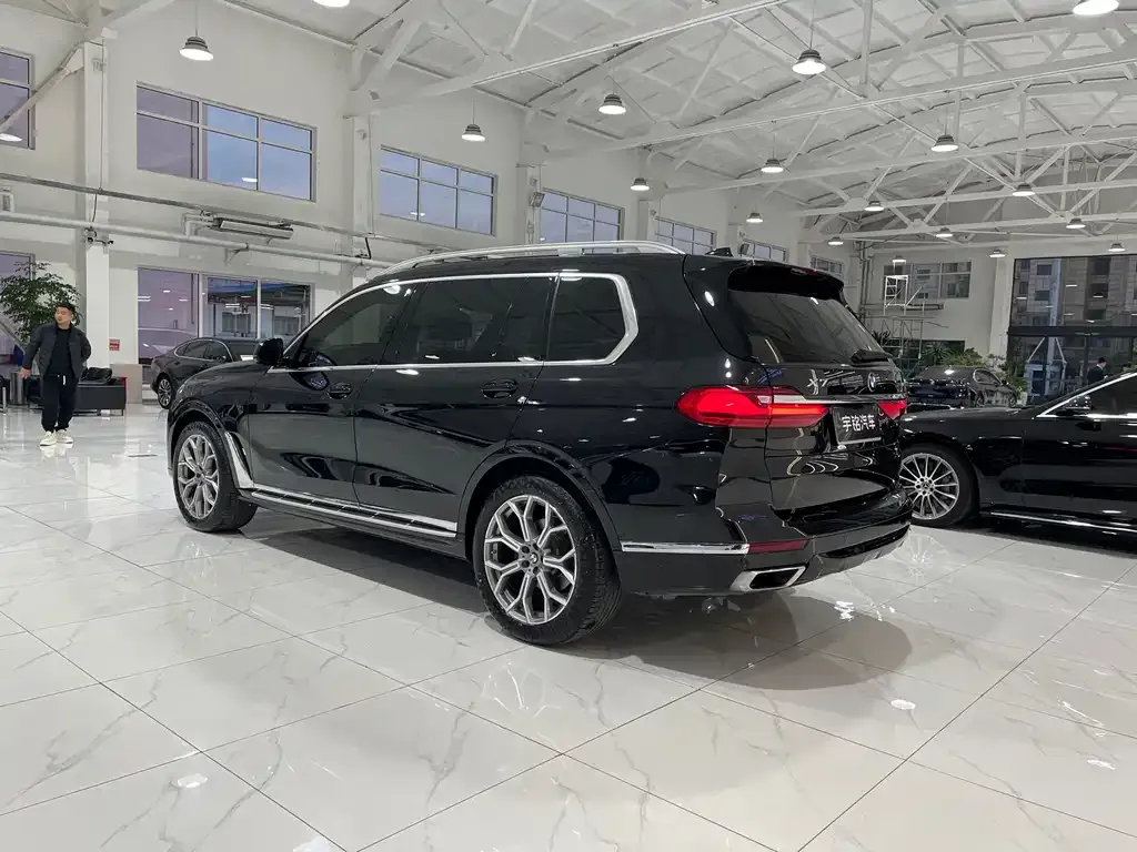 BMW X7 — фото 4