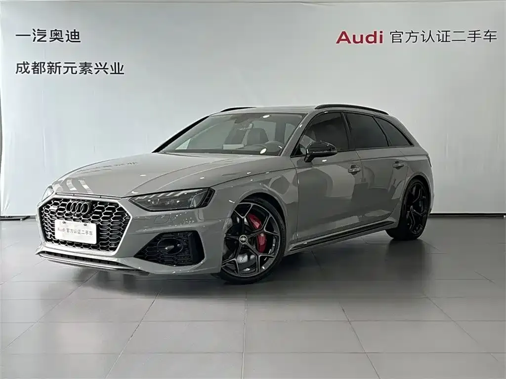 Audi RS 4 — фото 1