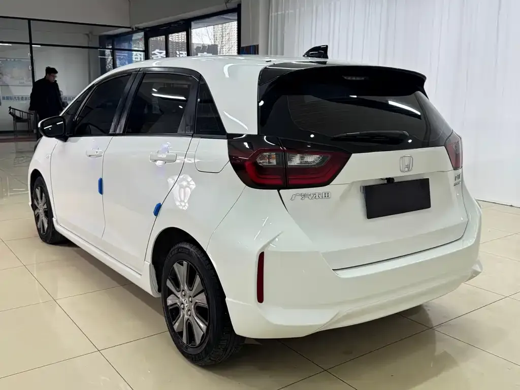 Honda Fit — фото 4