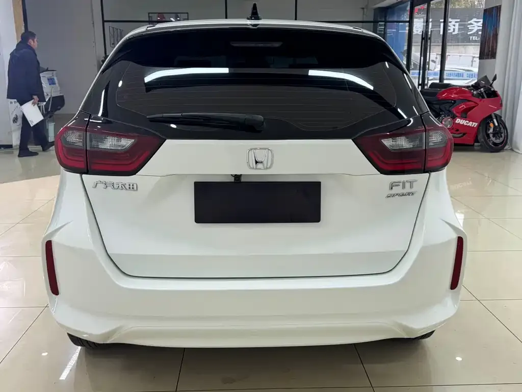 Honda Fit — фото 5