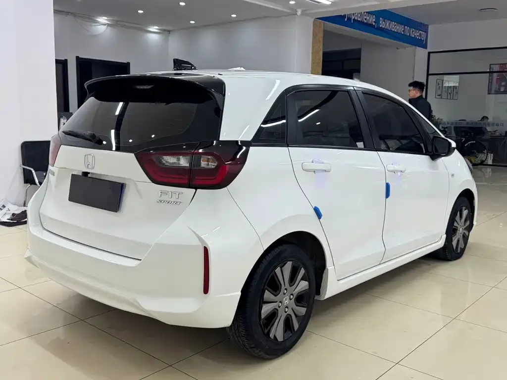 Honda Fit — фото 6