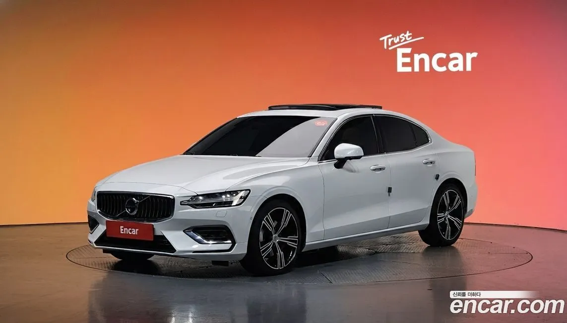 Volvo S60 — фото 1
