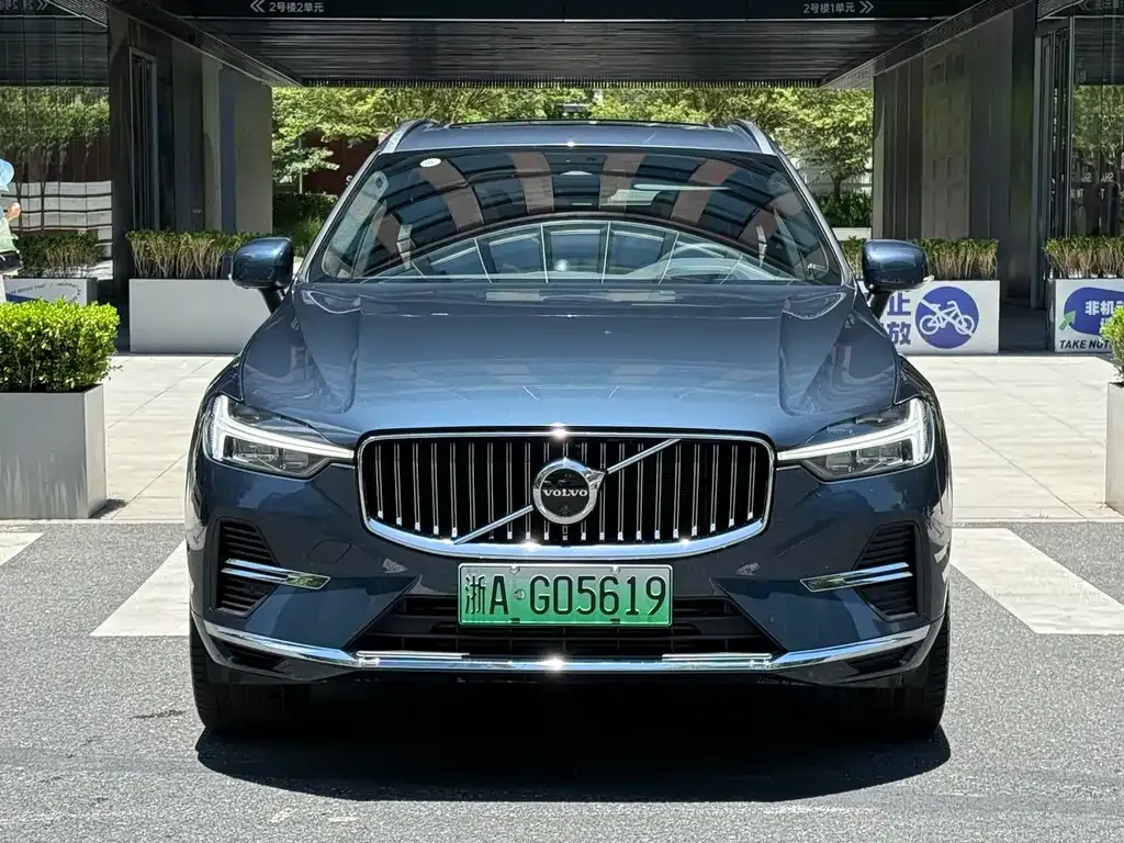 Volvo XC60 PHEV — фото 2