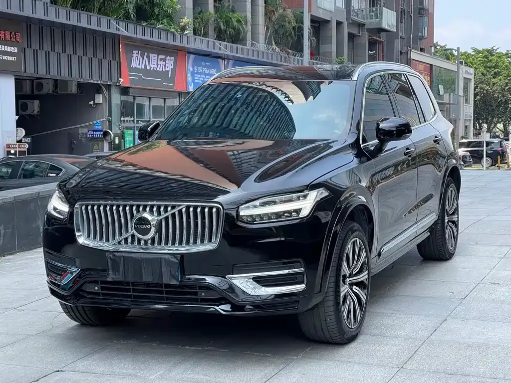 Volvo XC90 — фото 1