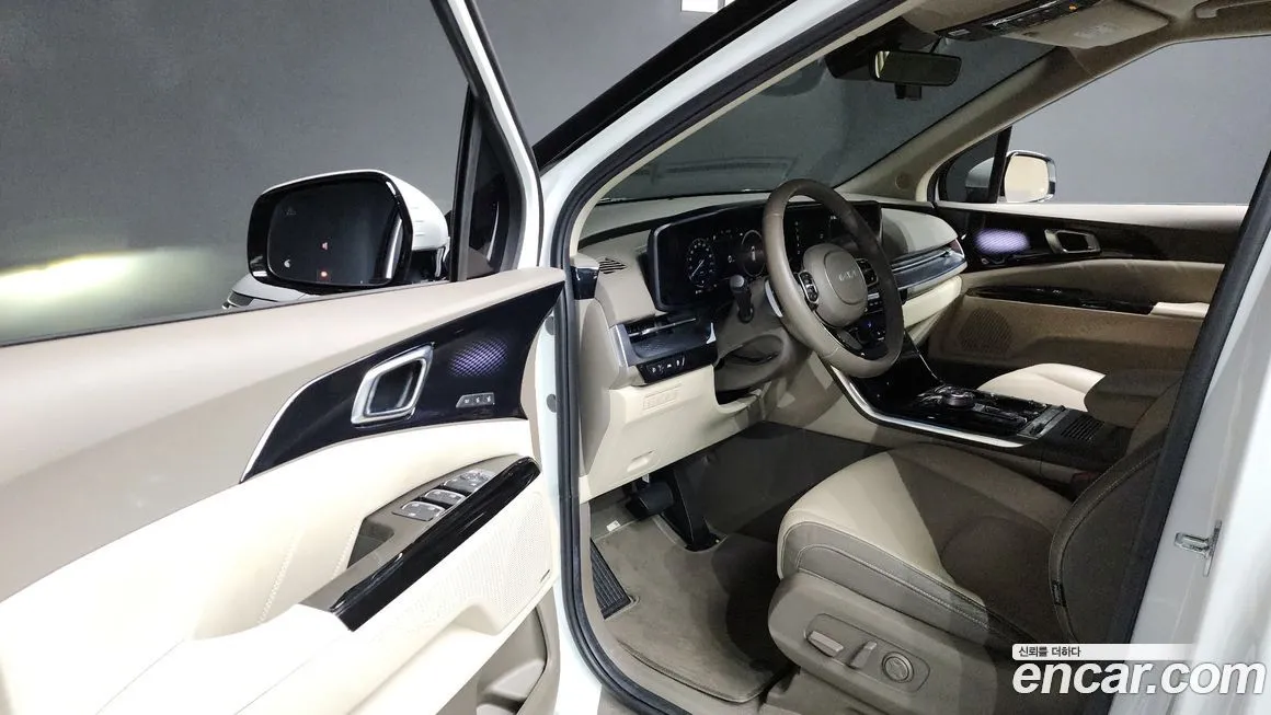 Kia Carnival — фото 10