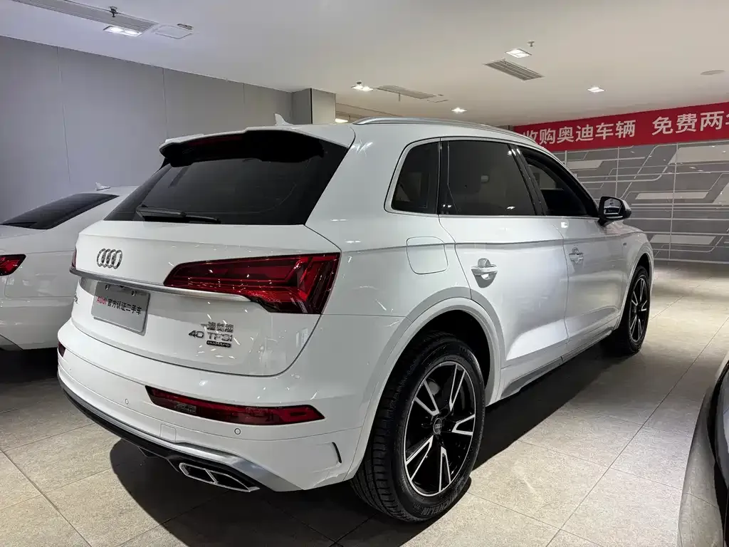 Audi Q5L — фото 7