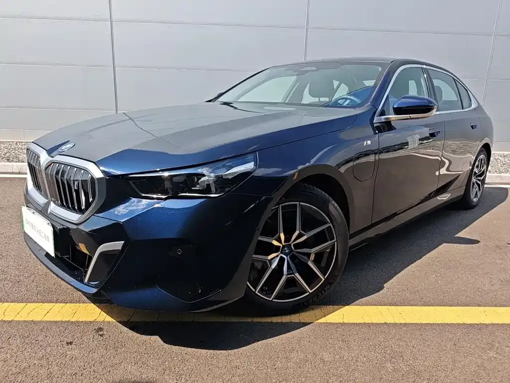 BMW i5 — фото 1