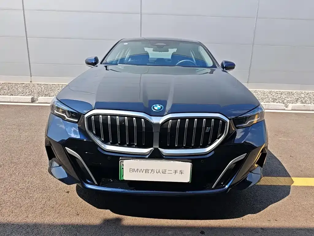 BMW i5 — фото 3
