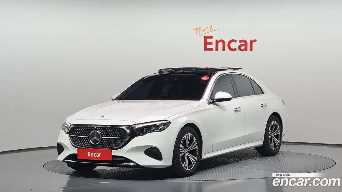 Mercedes-Benz E-Class — фото 1