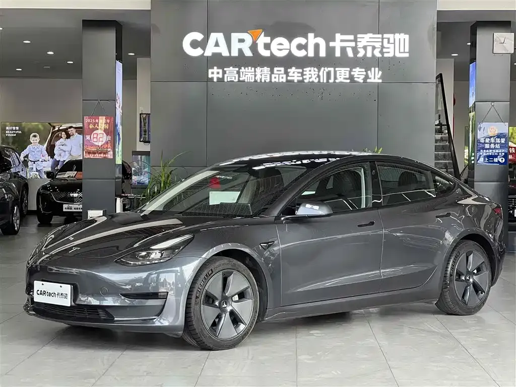 Tesla Model 3 — фото 1