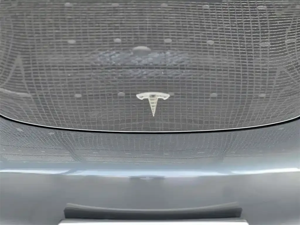 Tesla Model 3 — фото 7