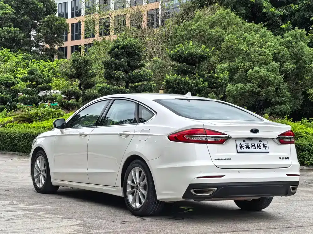 Ford Mondeo — фото 4