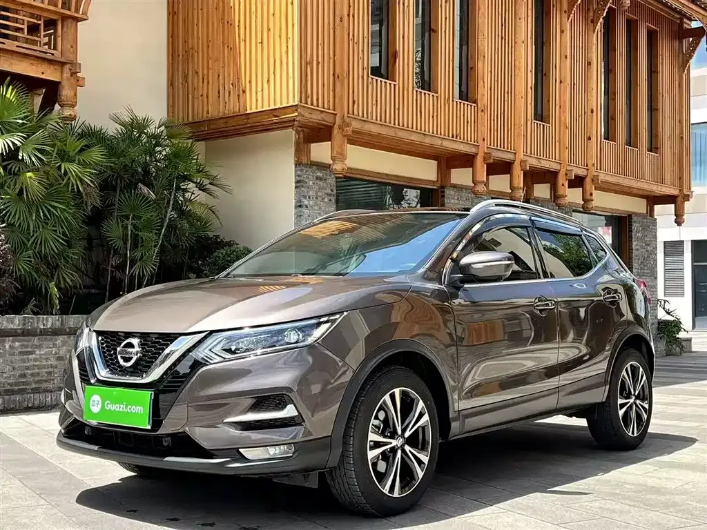Nissan Qashqai — фото 1