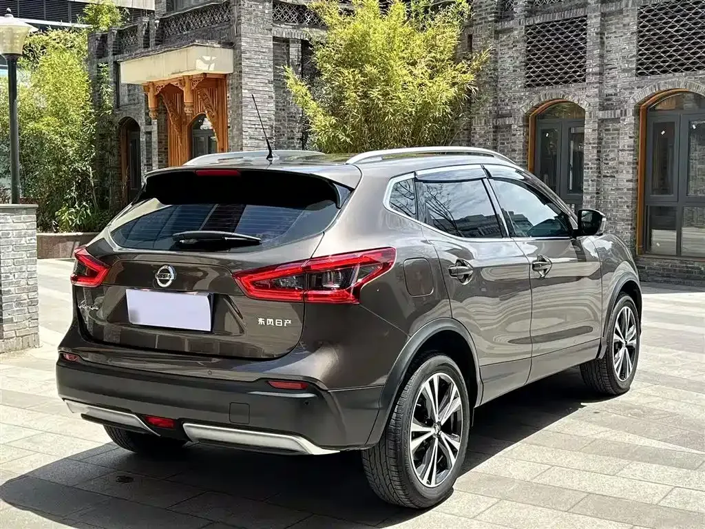 Nissan Qashqai — фото 7