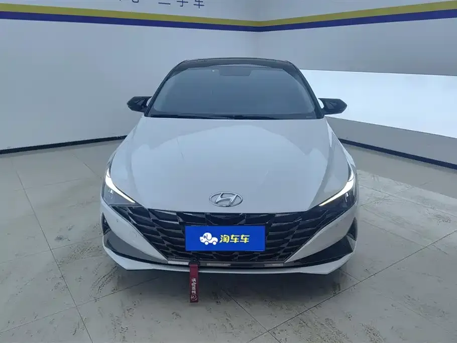 Hyundai Elantra — фото 2