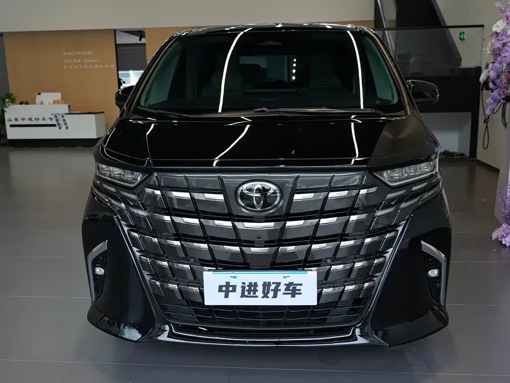 Toyota Alphard — фото 2