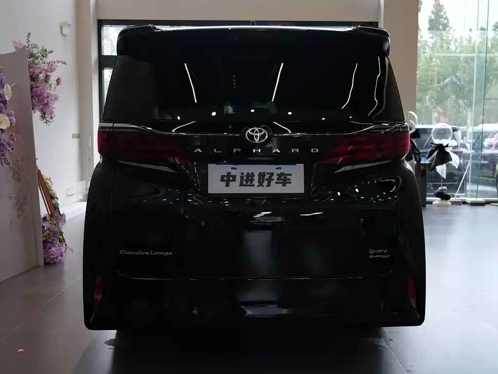 Toyota Alphard — фото 3