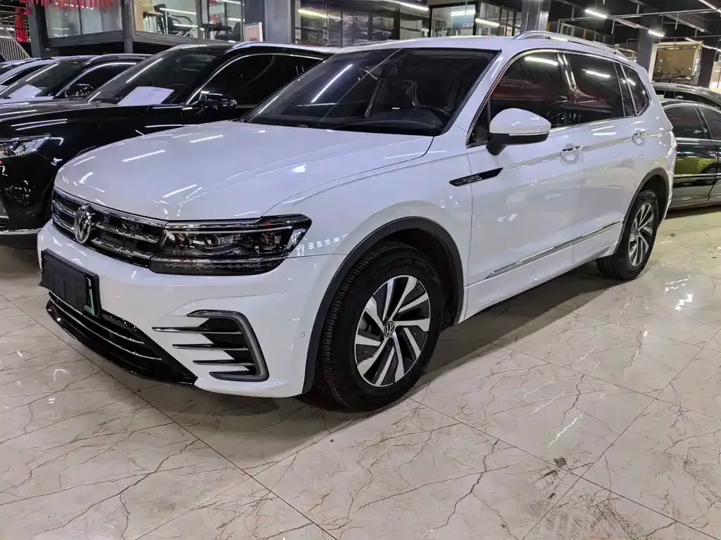 Volkswagen Tiguan L New Energy — фото 1