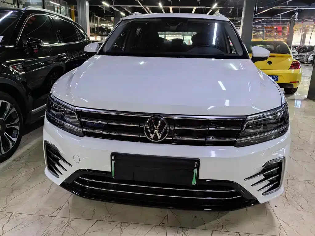 Volkswagen Tiguan L New Energy — фото 2