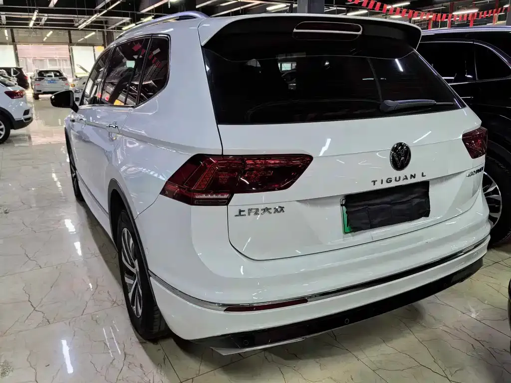 Volkswagen Tiguan L New Energy — фото 4