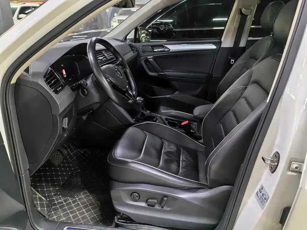 Volkswagen Tiguan L New Energy — фото 7
