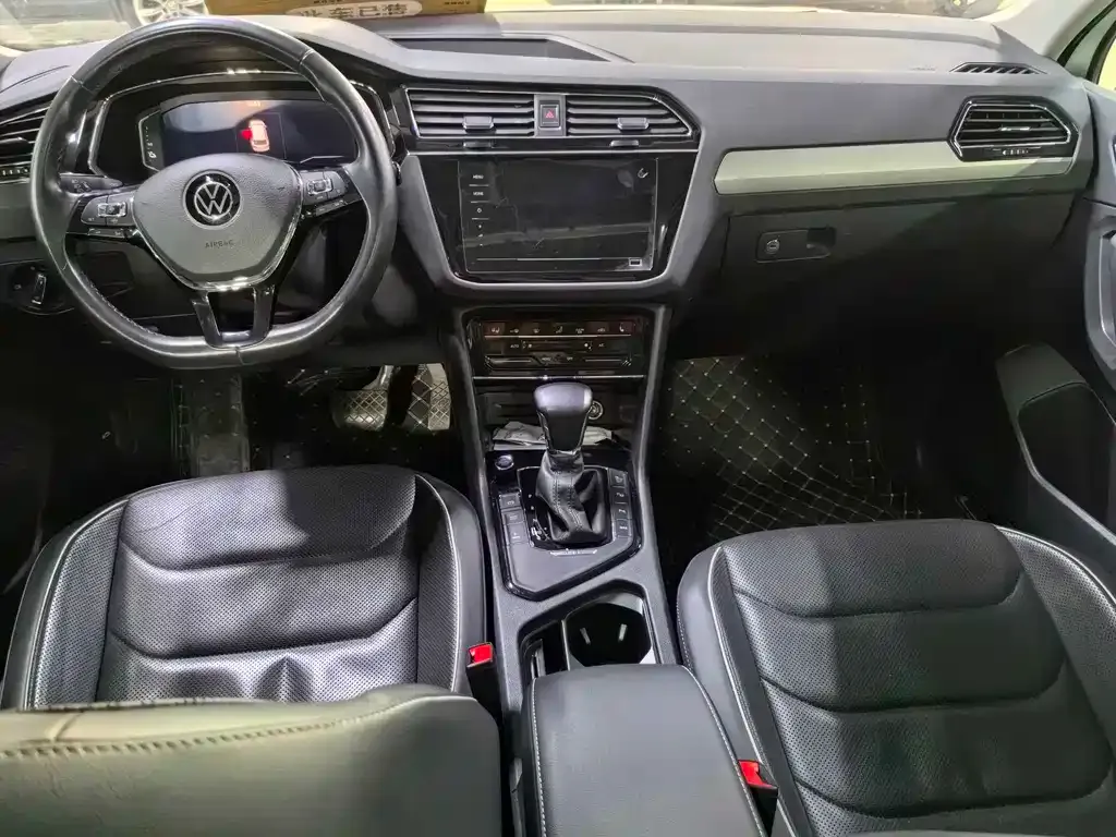 Volkswagen Tiguan L New Energy — фото 9
