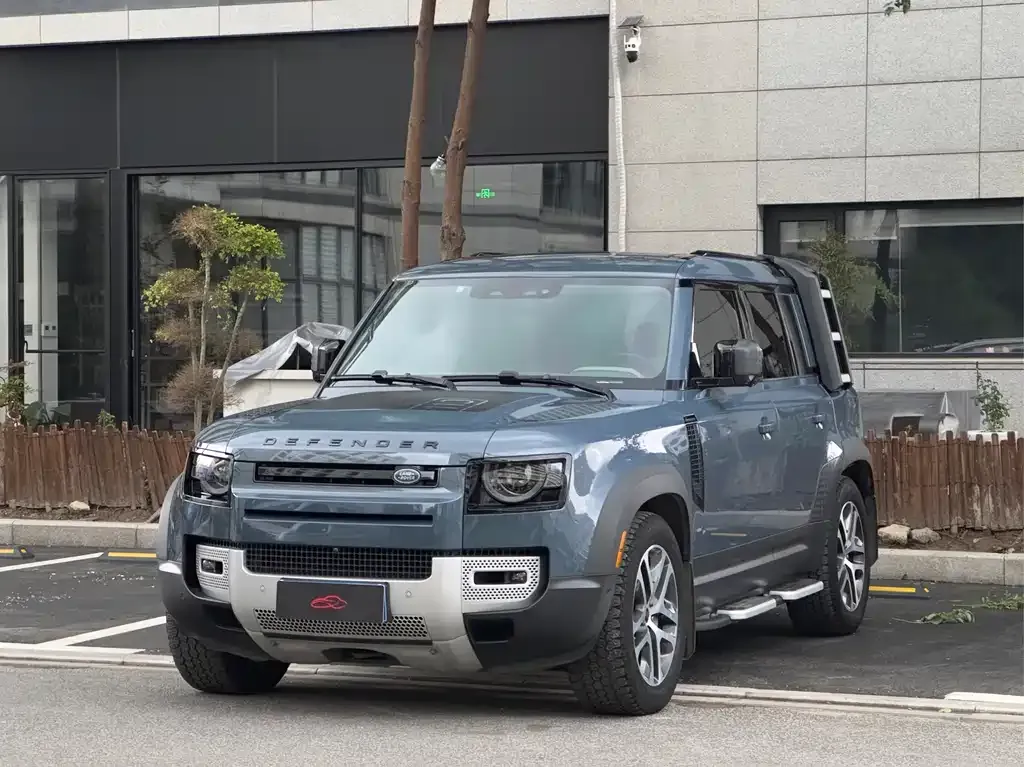 Land Rover Defender — фото 1