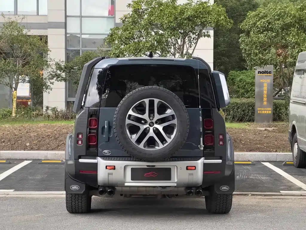 Land Rover Defender — фото 4