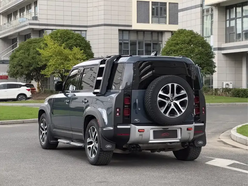 Land Rover Defender — фото 6