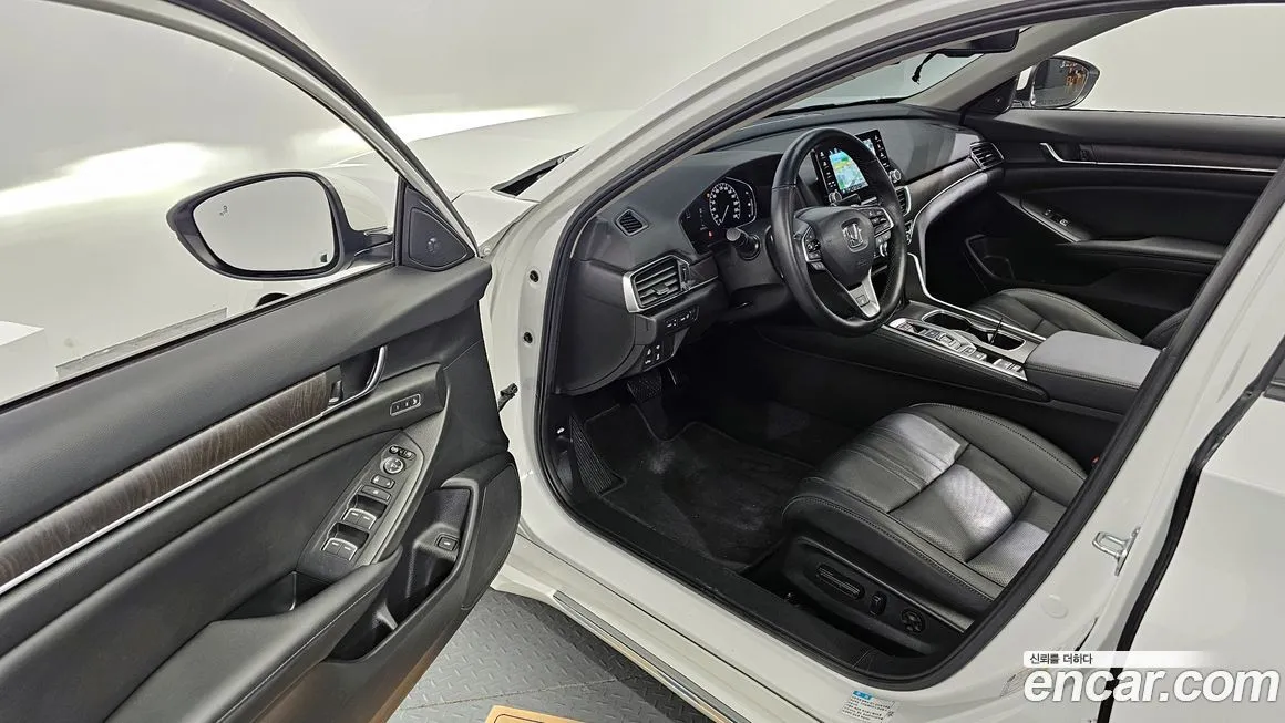 Honda Accord — фото 10