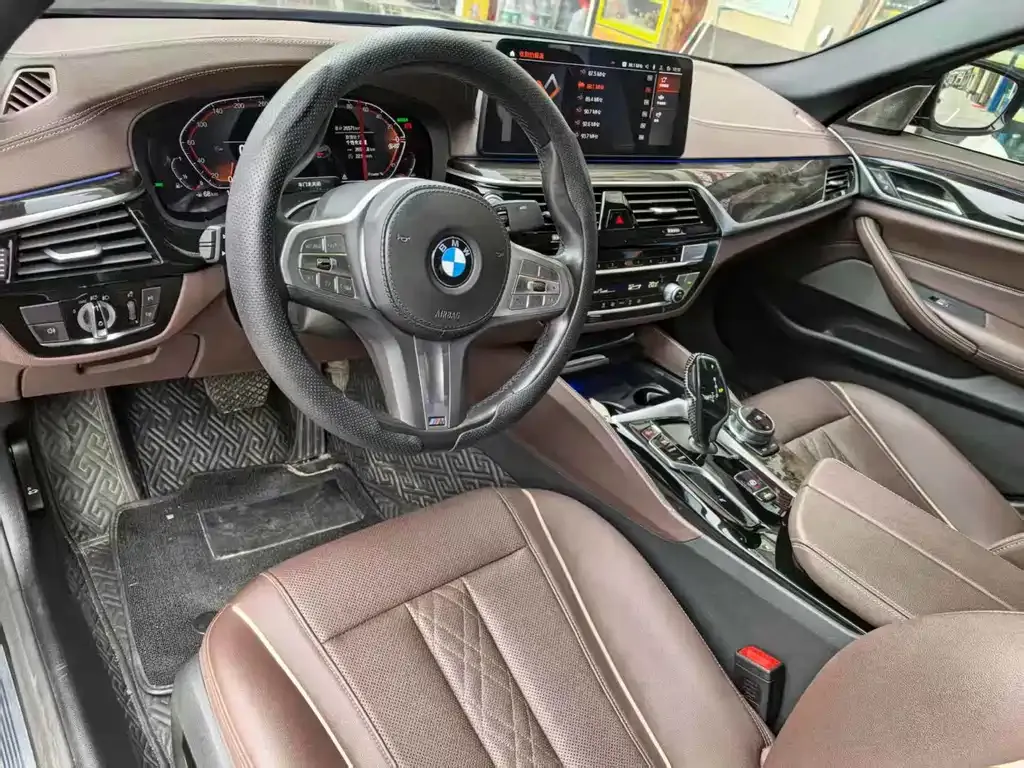 BMW 5 Series — фото 4