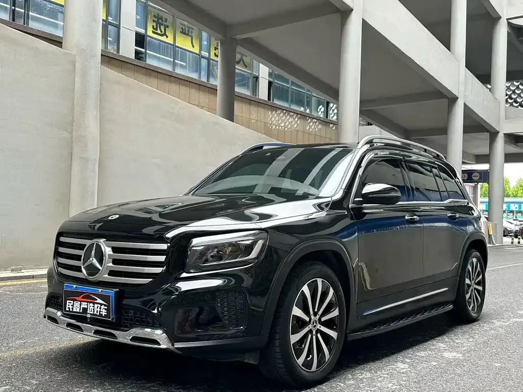 Mercedes-Benz GLB — фото 1