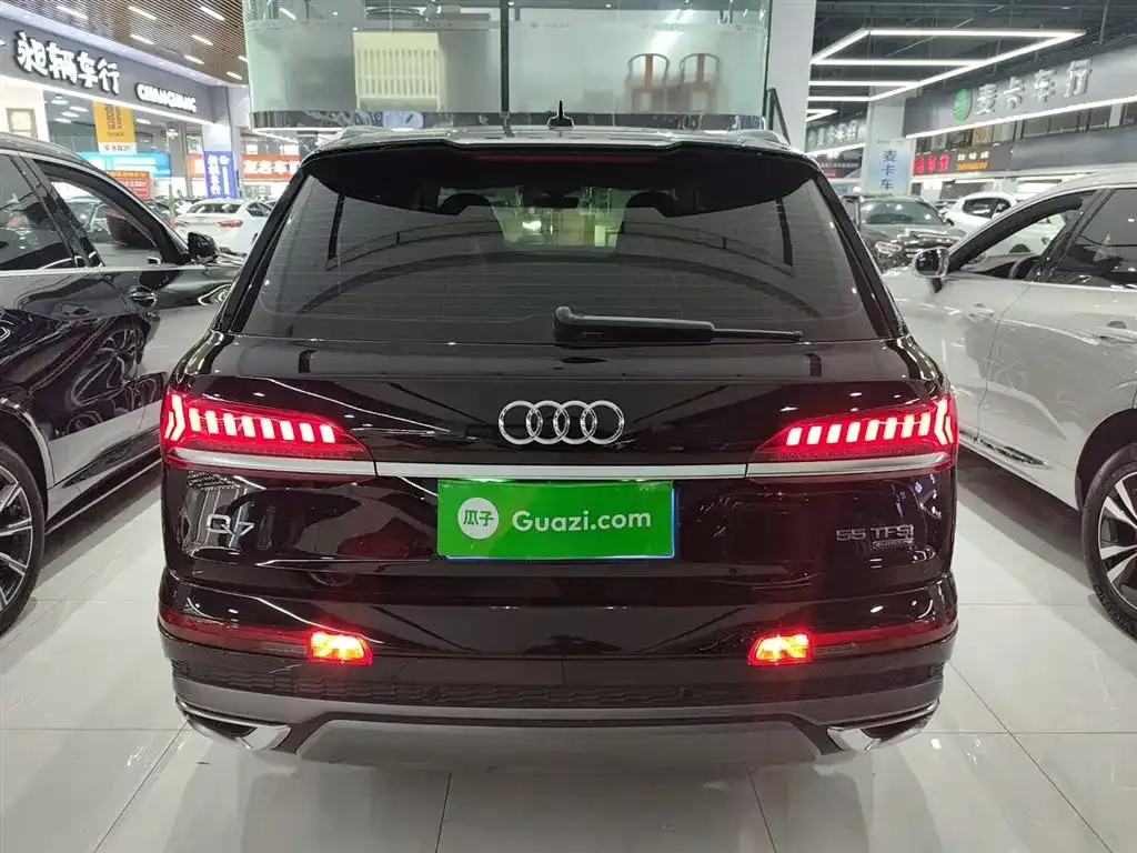 Audi Q7 — фото 6