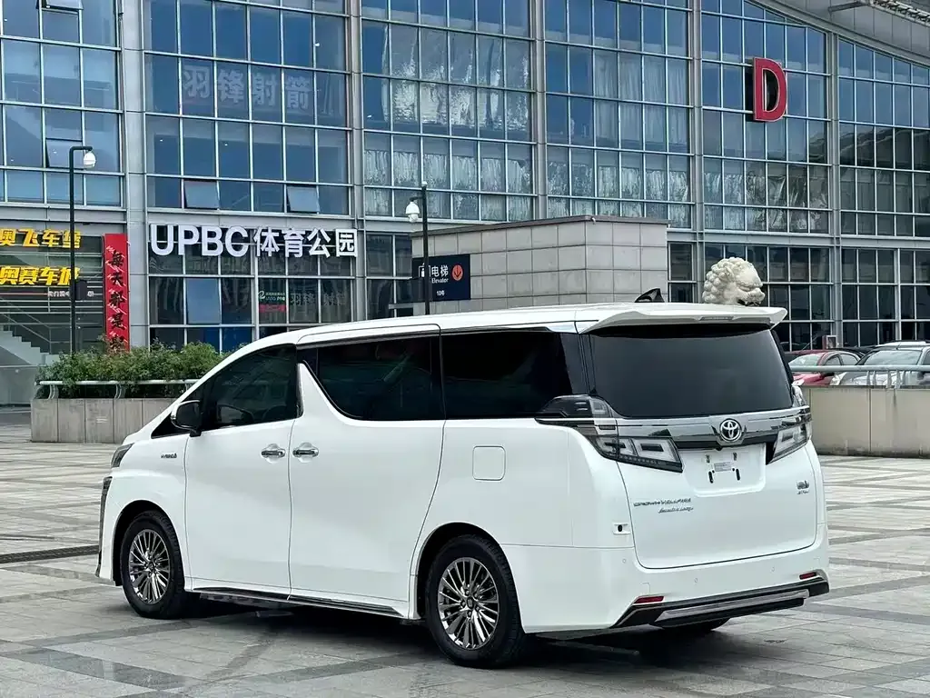 Toyota Vellfire — фото 4