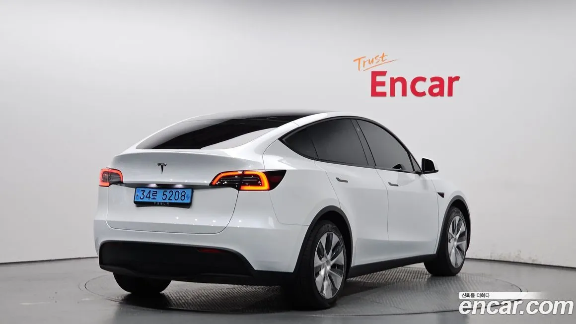 Tesla Model Y — фото 2