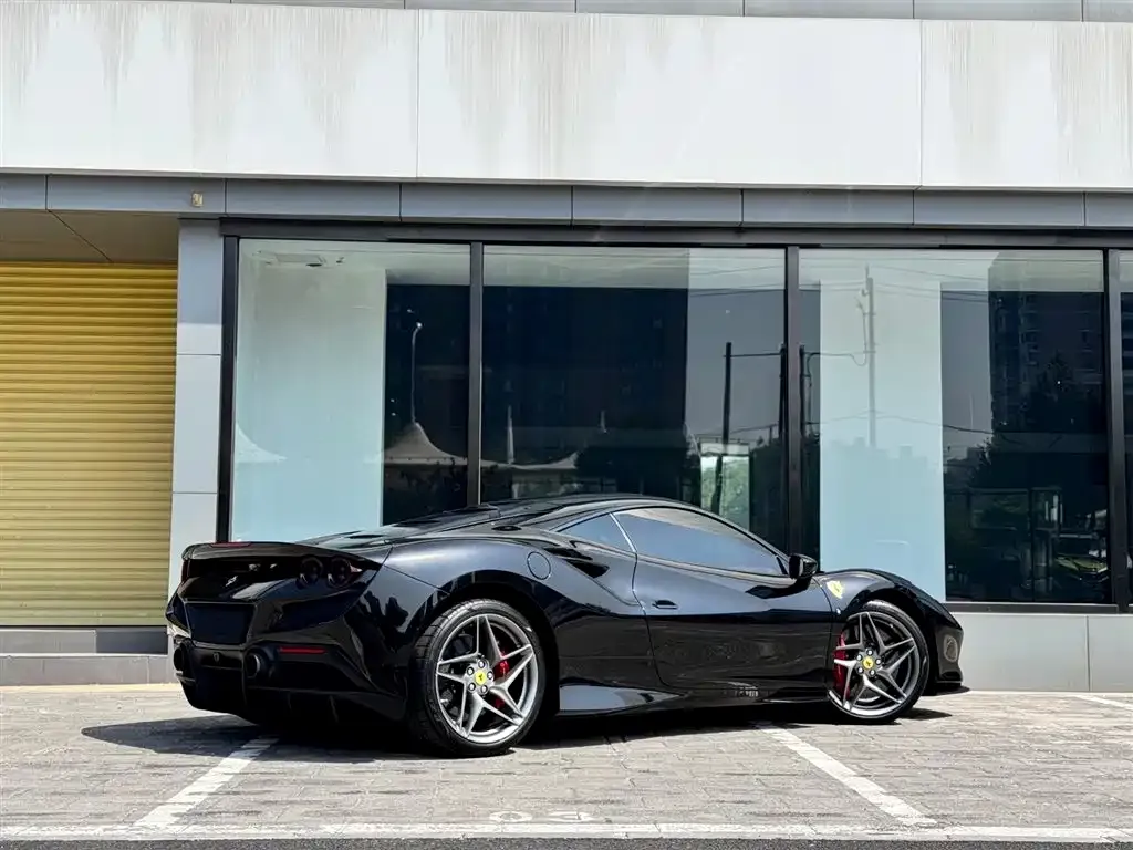 Ferrari F8 — фото 3