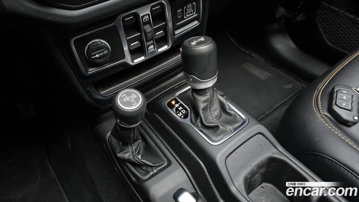 Jeep Wrangler — фото 9