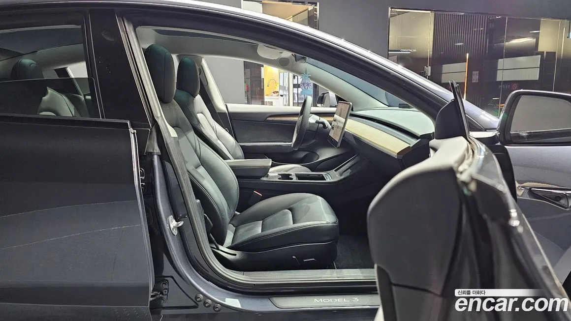 Tesla Model 3 — фото 10