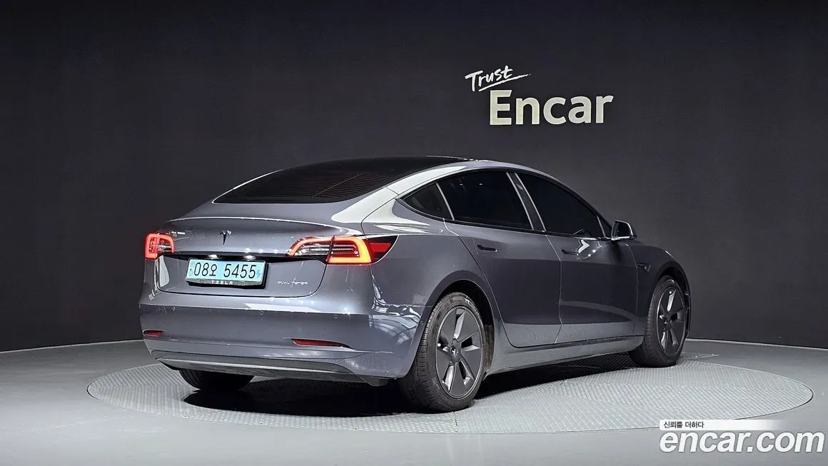 Tesla Model 3 — фото 2
