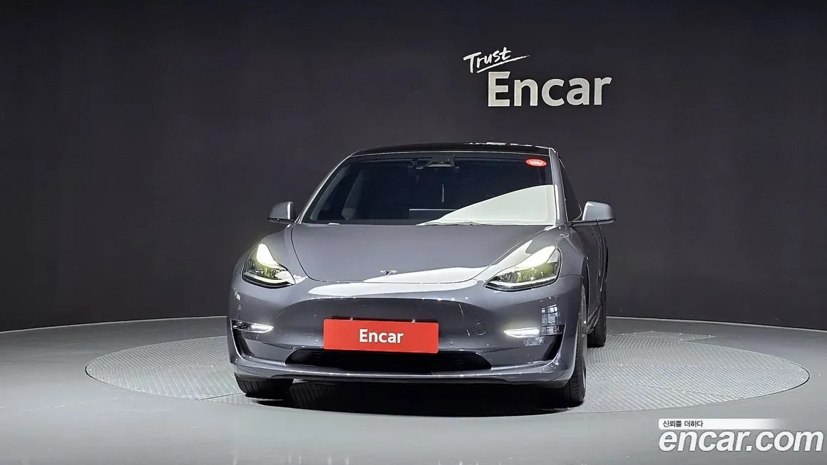 Tesla Model 3 — фото 3