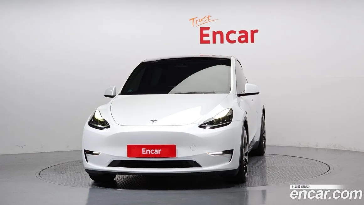 Tesla Model Y — фото 3