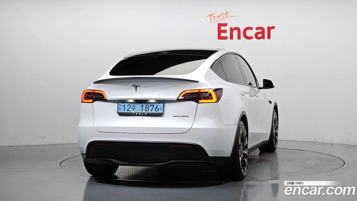Tesla Model Y — фото 4