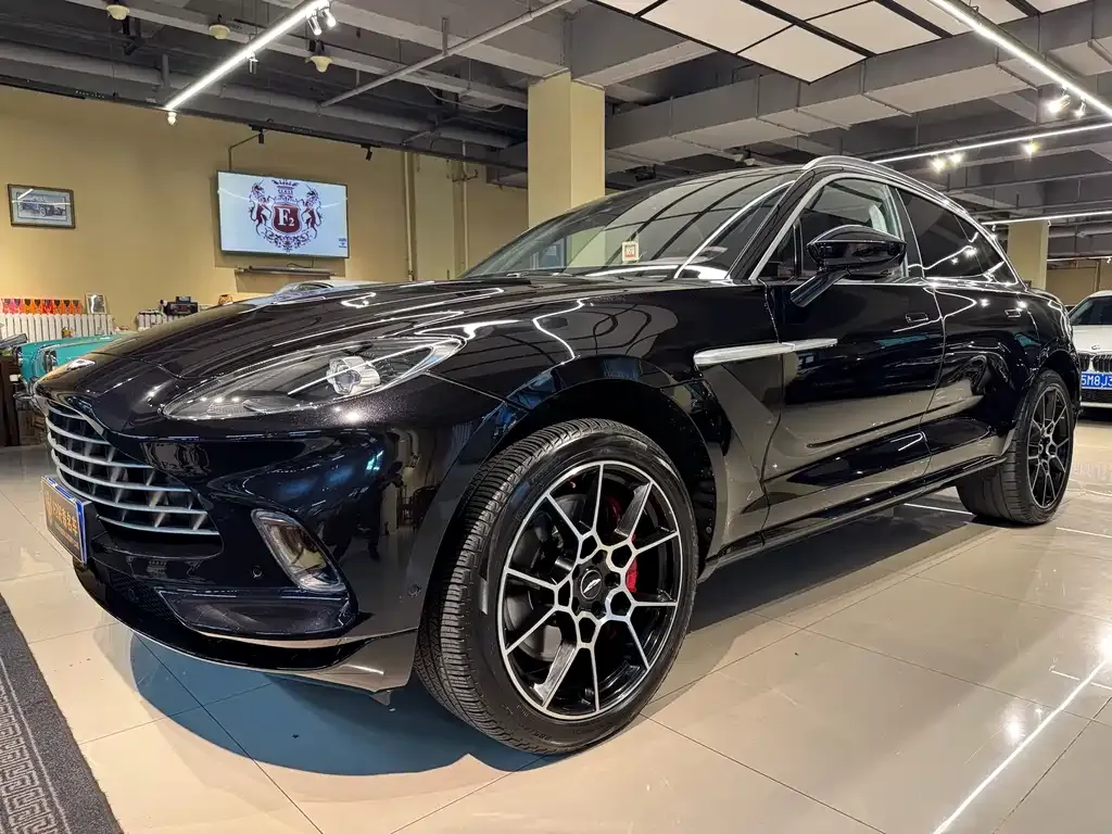 Aston Martin DBX — фото 2